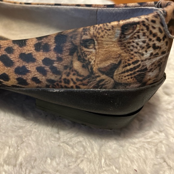 Vintage Icon leapard ballet flats. - Picture 2 of 3